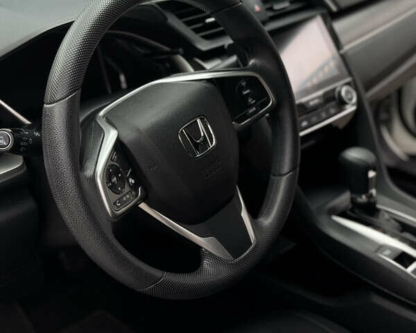Хонда Цивик, объемом двигателя 1.5 л и пробегом 137 тыс. км за 15900 $, фото 6 на Automoto.ua