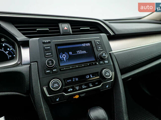 Хонда Цивик, объемом двигателя 1.6 л и пробегом 141 тыс. км за 15995 $, фото 15 на Automoto.ua