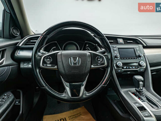 Хонда Цивик, объемом двигателя 1.6 л и пробегом 141 тыс. км за 15995 $, фото 11 на Automoto.ua