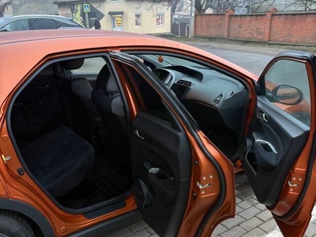 Желтый Хонда Цивик, объемом двигателя 1.8 л и пробегом 293 тыс. км за 5800 $, фото 9 на Automoto.ua