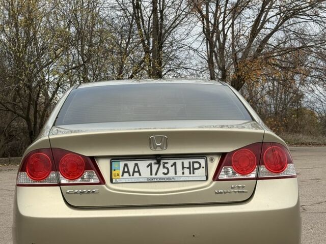 Желтый Хонда Цивик, объемом двигателя 1.8 л и пробегом 156 тыс. км за 6700 $, фото 6 на Automoto.ua