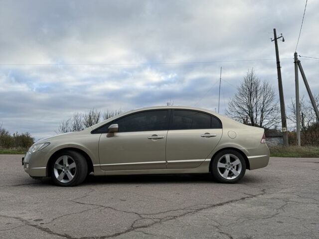 Желтый Хонда Цивик, объемом двигателя 1.8 л и пробегом 156 тыс. км за 6700 $, фото 4 на Automoto.ua