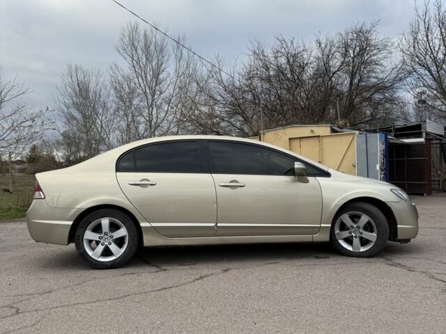 Желтый Хонда Цивик, объемом двигателя 1.8 л и пробегом 156 тыс. км за 6700 $, фото 5 на Automoto.ua