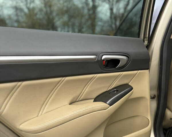 Жовтий Хонда Сівік, об'ємом двигуна 1.8 л та пробігом 156 тис. км за 6700 $, фото 6 на Automoto.ua