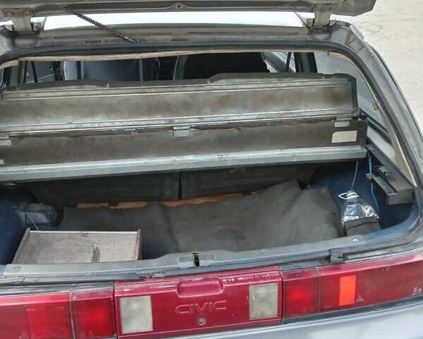 Серый Хонда Цивик, объемом двигателя 1.4 л и пробегом 300 тыс. км за 1399 $, фото 15 на Automoto.ua