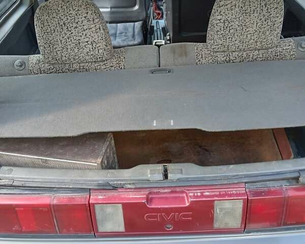 Серый Хонда Цивик, объемом двигателя 1.4 л и пробегом 300 тыс. км за 1399 $, фото 14 на Automoto.ua