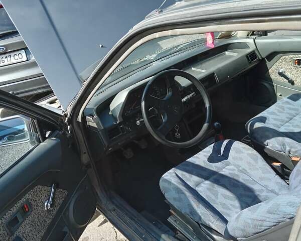 Серый Хонда Цивик, объемом двигателя 1.4 л и пробегом 300 тыс. км за 1399 $, фото 12 на Automoto.ua