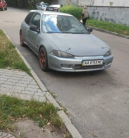 Серый Хонда Цивик, объемом двигателя 1.3 л и пробегом 280 тыс. км за 2000 $, фото 2 на Automoto.ua