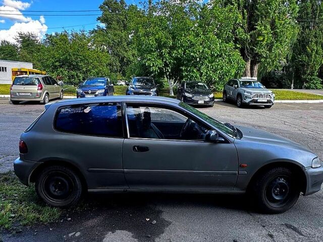 Серый Хонда Цивик, объемом двигателя 1.5 л и пробегом 0 тыс. км за 1800 $, фото 2 на Automoto.ua