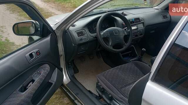 Серый Хонда Цивик, объемом двигателя 1.4 л и пробегом 220 тыс. км за 2800 $, фото 9 на Automoto.ua