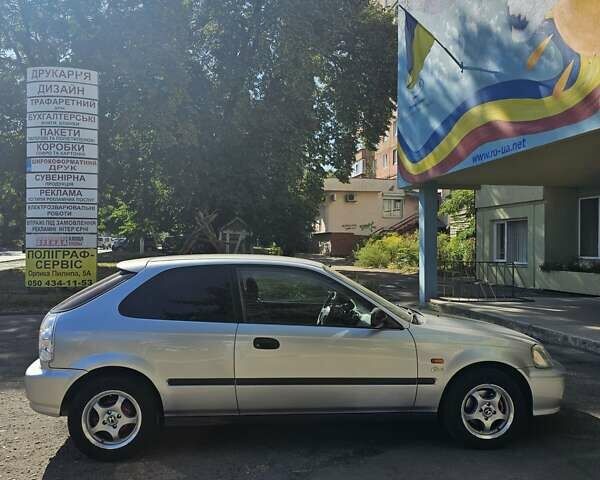 Серый Хонда Цивик, объемом двигателя 1.4 л и пробегом 184 тыс. км за 4500 $, фото 11 на Automoto.ua