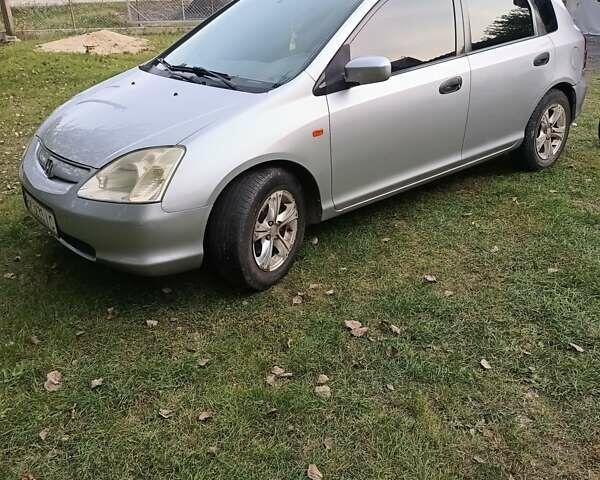 Серый Хонда Цивик, объемом двигателя 1.7 л и пробегом 337 тыс. км за 3200 $, фото 7 на Automoto.ua