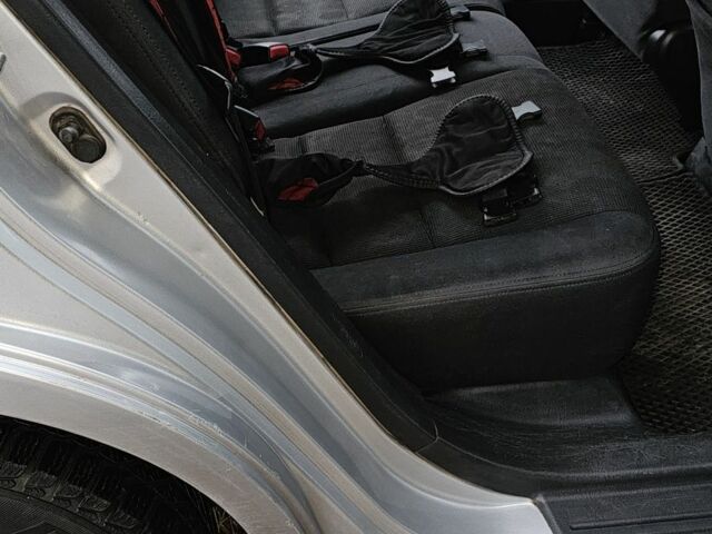 Серый Хонда Цивик, объемом двигателя 1.4 л и пробегом 276 тыс. км за 4000 $, фото 8 на Automoto.ua