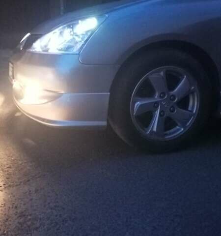 Серый Хонда Цивик, объемом двигателя 1.4 л и пробегом 258 тыс. км за 4200 $, фото 2 на Automoto.ua