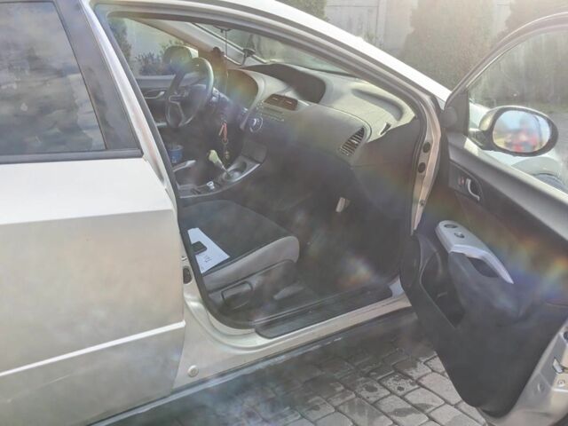 Серый Хонда Цивик, объемом двигателя 1.8 л и пробегом 269 тыс. км за 3072 $, фото 8 на Automoto.ua