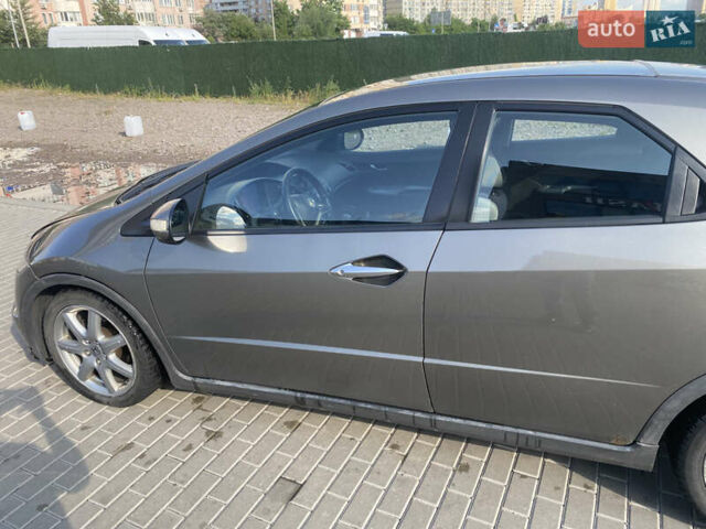 Серый Хонда Цивик, объемом двигателя 1.8 л и пробегом 285 тыс. км за 4800 $, фото 7 на Automoto.ua