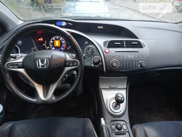 Серый Хонда Цивик, объемом двигателя 1.8 л и пробегом 249 тыс. км за 6300 $, фото 10 на Automoto.ua