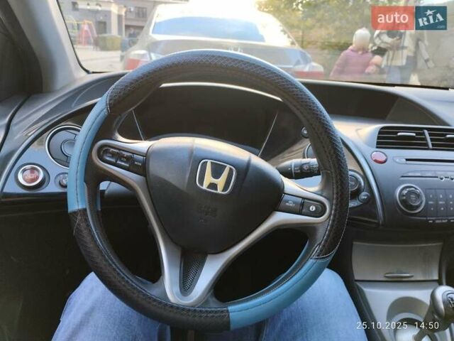 Серый Хонда Цивик, объемом двигателя 1.34 л и пробегом 245 тыс. км за 5500 $, фото 6 на Automoto.ua