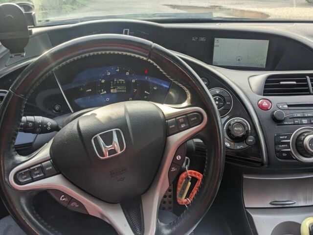 Серый Хонда Цивик, объемом двигателя 1.8 л и пробегом 269 тыс. км за 3072 $, фото 15 на Automoto.ua