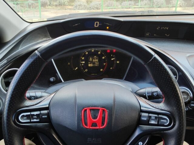 Серый Хонда Цивик, объемом двигателя 1.8 л и пробегом 322 тыс. км за 5400 $, фото 8 на Automoto.ua