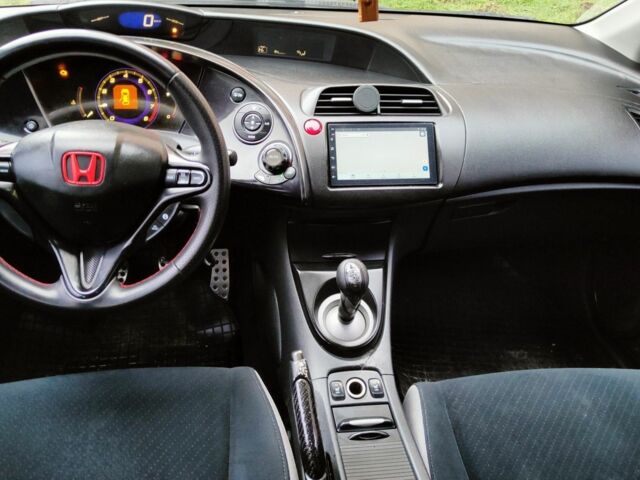 Серый Хонда Цивик, объемом двигателя 1.8 л и пробегом 322 тыс. км за 5400 $, фото 6 на Automoto.ua