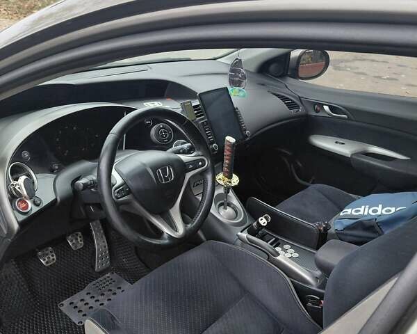 Серый Хонда Цивик, объемом двигателя 1.34 л и пробегом 245 тыс. км за 5200 $, фото 9 на Automoto.ua