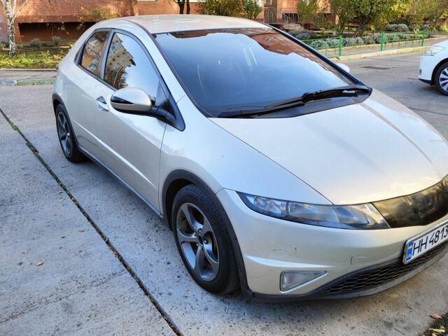 Серый Хонда Цивик, объемом двигателя 1.8 л и пробегом 322 тыс. км за 5400 $, фото 1 на Automoto.ua