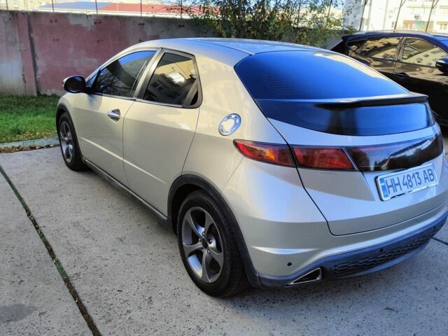 Серый Хонда Цивик, объемом двигателя 1.8 л и пробегом 322 тыс. км за 5400 $, фото 4 на Automoto.ua