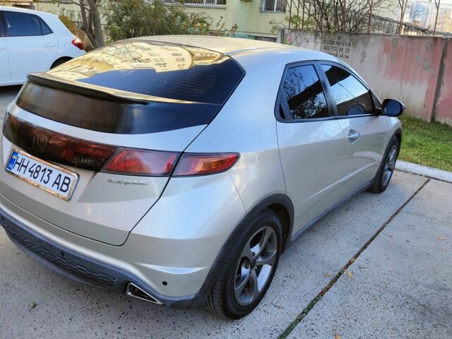 Серый Хонда Цивик, объемом двигателя 1.8 л и пробегом 322 тыс. км за 5400 $, фото 3 на Automoto.ua