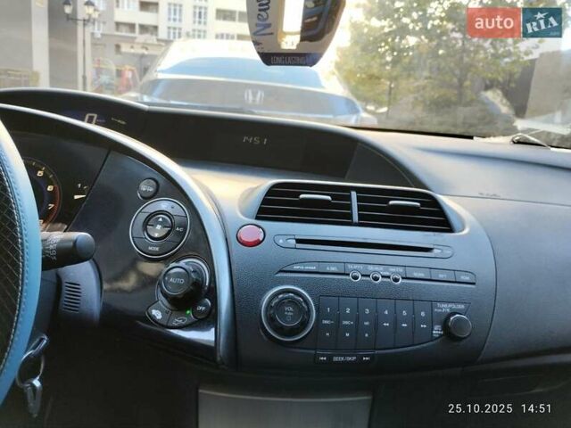 Серый Хонда Цивик, объемом двигателя 1.34 л и пробегом 245 тыс. км за 5500 $, фото 5 на Automoto.ua