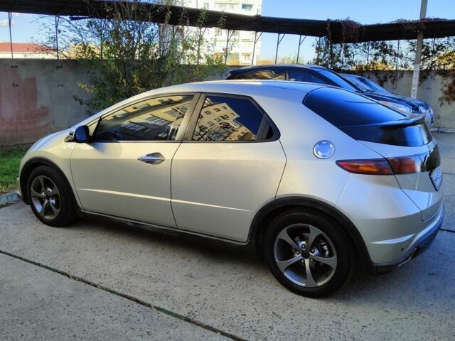 Серый Хонда Цивик, объемом двигателя 1.8 л и пробегом 322 тыс. км за 5400 $, фото 5 на Automoto.ua