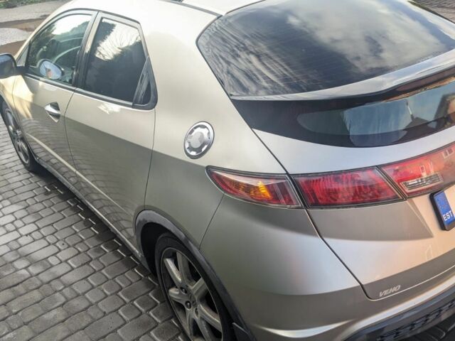 Серый Хонда Цивик, объемом двигателя 1.8 л и пробегом 269 тыс. км за 3072 $, фото 13 на Automoto.ua