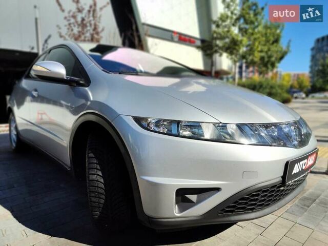 Серый Хонда Цивик, объемом двигателя 1.3 л и пробегом 268 тыс. км за 4990 $, фото 31 на Automoto.ua