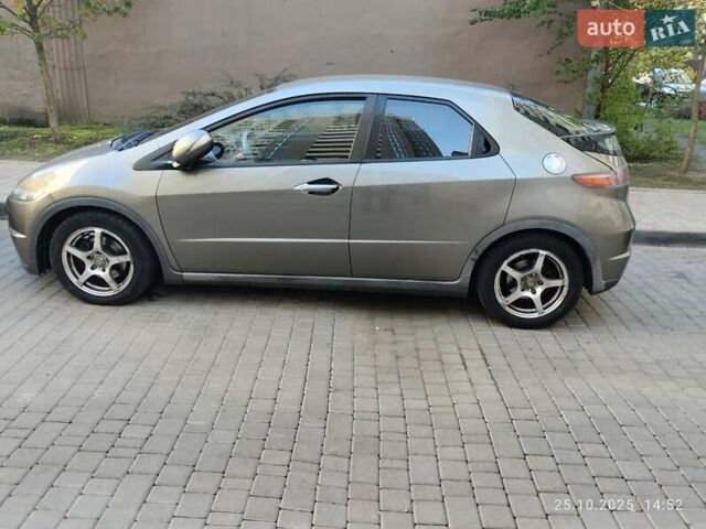 Серый Хонда Цивик, объемом двигателя 1.34 л и пробегом 245 тыс. км за 5500 $, фото 2 на Automoto.ua