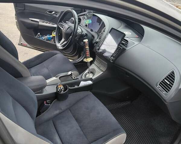 Серый Хонда Цивик, объемом двигателя 1.34 л и пробегом 245 тыс. км за 5200 $, фото 11 на Automoto.ua