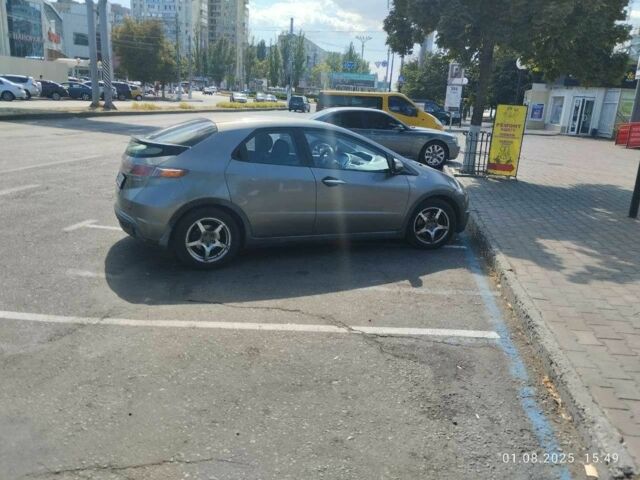 Серый Хонда Цивик, объемом двигателя 1.4 л и пробегом 244 тыс. км за 5400 $, фото 1 на Automoto.ua