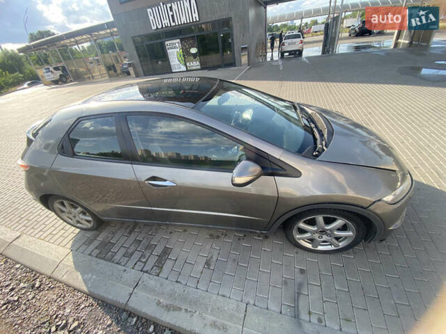 Серый Хонда Цивик, объемом двигателя 1.8 л и пробегом 285 тыс. км за 4800 $, фото 3 на Automoto.ua