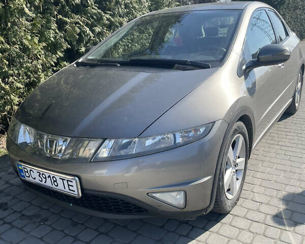 Серый Хонда Цивик, объемом двигателя 1.8 л и пробегом 214 тыс. км за 5000 $, фото 1 на Automoto.ua