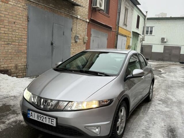 Серый Хонда Цивик, объемом двигателя 1.8 л и пробегом 250 тыс. км за 5000 $, фото 5 на Automoto.ua
