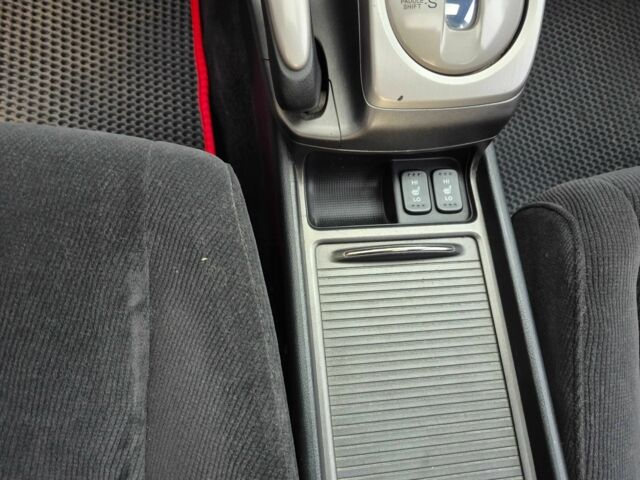 Серый Хонда Цивик, объемом двигателя 1.8 л и пробегом 181 тыс. км за 5200 $, фото 10 на Automoto.ua