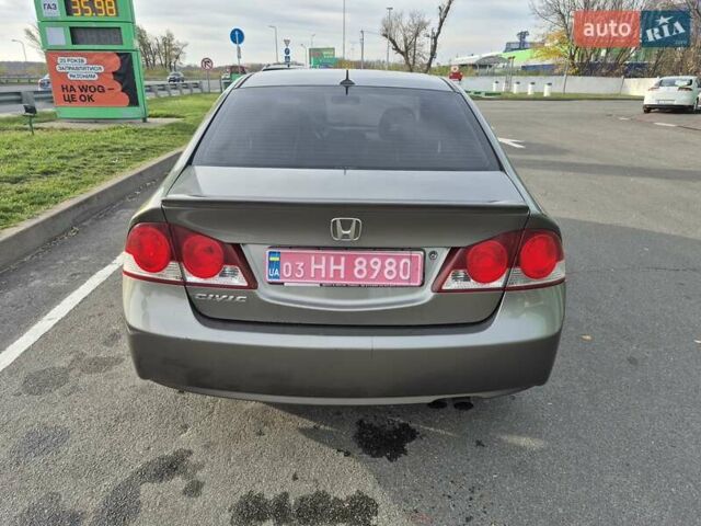 Серый Хонда Цивик, объемом двигателя 1.8 л и пробегом 181 тыс. км за 5200 $, фото 5 на Automoto.ua