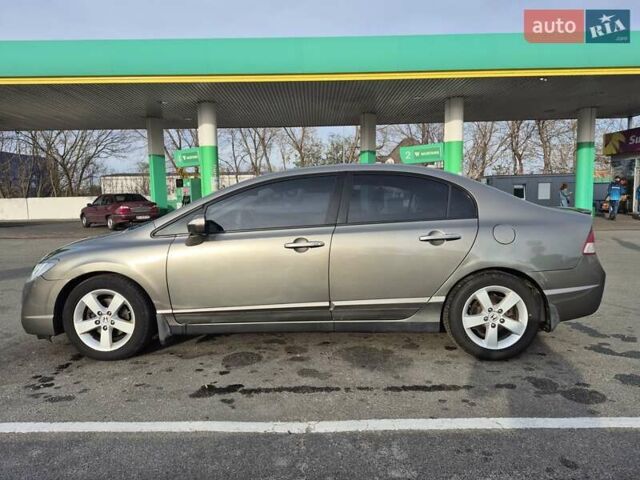 Серый Хонда Цивик, объемом двигателя 1.8 л и пробегом 181 тыс. км за 5200 $, фото 7 на Automoto.ua