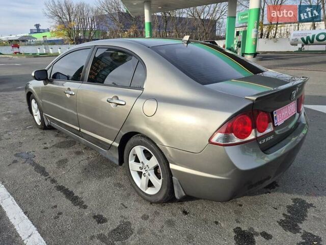 Серый Хонда Цивик, объемом двигателя 1.8 л и пробегом 181 тыс. км за 5200 $, фото 6 на Automoto.ua