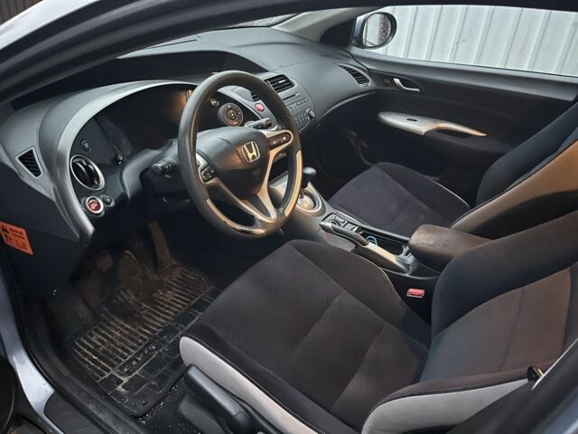 Серый Хонда Цивик, объемом двигателя 1.8 л и пробегом 240 тыс. км за 5500 $, фото 4 на Automoto.ua