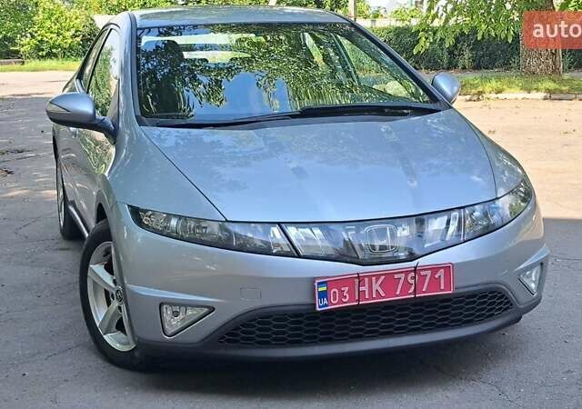 Серый Хонда Цивик, объемом двигателя 1.8 л и пробегом 207 тыс. км за 6100 $, фото 4 на Automoto.ua