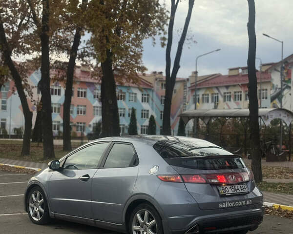 Серый Хонда Цивик, объемом двигателя 1.8 л и пробегом 306 тыс. км за 5400 $, фото 3 на Automoto.ua