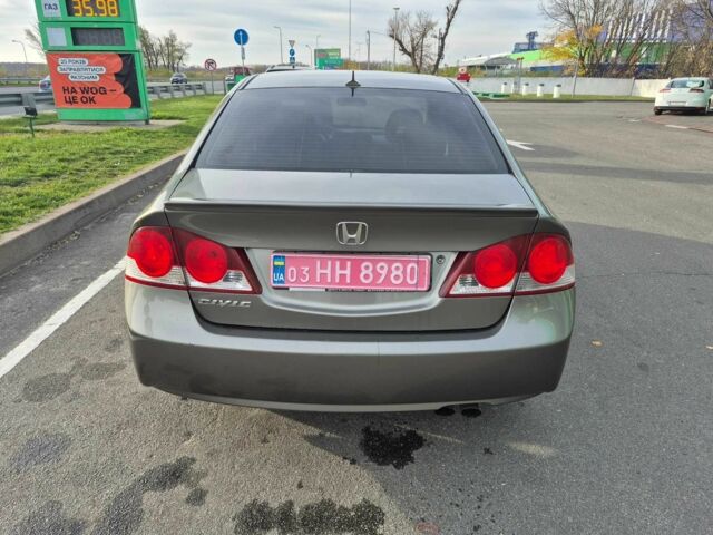 Серый Хонда Цивик, объемом двигателя 1.8 л и пробегом 181 тыс. км за 5200 $, фото 5 на Automoto.ua