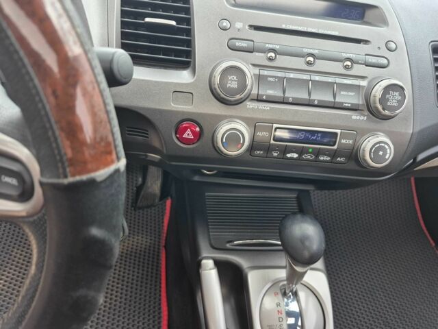 Серый Хонда Цивик, объемом двигателя 1.8 л и пробегом 181 тыс. км за 5200 $, фото 11 на Automoto.ua