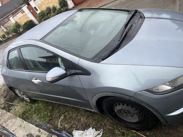 Серый Хонда Цивик, объемом двигателя 1.8 л и пробегом 240 тыс. км за 5500 $, фото 2 на Automoto.ua