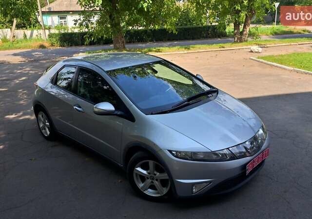Серый Хонда Цивик, объемом двигателя 1.8 л и пробегом 207 тыс. км за 6100 $, фото 3 на Automoto.ua
